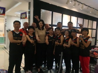 剛零封美國就點讚焦作青青草视频网站？！中國女排好樣兒！